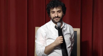 Konuşanlar'da ilginç diyalog! Kadın konuğun isteği şaşırttı: En büyük fantezim gelip seni...