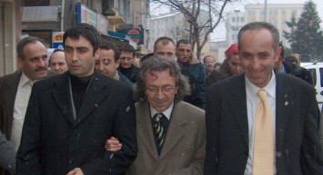 Kurtlar Vadisi'nin Senaristi Osman Sınav'dan Yeni Dizi Geliyor! Yalnız Kurt Fragman Yayınlandı, Konusu Ne?