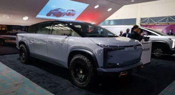 Los Angeles Araba Fuarı Sergilenmeye Başlandı! Arabalar Göz Kamaştırıyor!