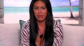 Love Island’ın Anna Vakili’si popo ameliyatı için Türkiye’ye geldi: “Cinayet mahalli gibiydi, öleceğimi sandım”