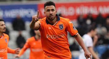 Mahmoud Trezeguet kimdir? Süper Lig devlerinin transfer listesinde olan Mahmoud Trezeguet nerelidir?