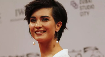 Makyajsız Poz Veren Ünlülere Tuba Büyüküstün de Eklendi