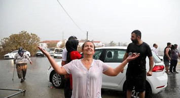 Manavgat’ta Yangının Ardından Yağan Yağmur Herkesi Sevindirdi