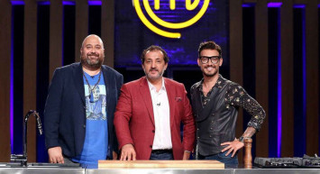 MasterChef'te ipler iyice gerildi! Şeflerin önünde meydan okudu: Bak görürsün, öptürmezsem sana o elleri!