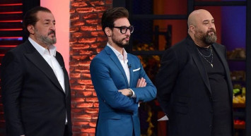 MasterChef’te stüdyoyu buz kestiren olay! Yarışmacının itirafı yarışmanın sonunu getirebilir ‘5 kadın 1 erkek yarışmacı...’