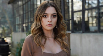 Melis Sezen açıldıkça açıldı! Üstünde ne var ne yok çıkardı