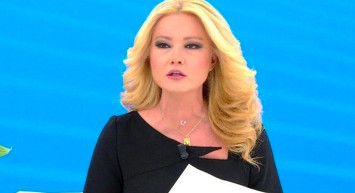 Müge Anlı canlı yayında aşka geldi! Hediyesini gösterdi: Romantik anlar...