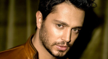 Murat Boz'dan yıllar sonra gelen itiraf: Teknede yakalanınca memeleri dikkat çekmişti, meğer sütyen markası tarafından...