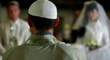 Muş’ta skandal olay! Eşiyle boşanmak üzere olan kadın hocaya gitti sonrasında olanlar akıllara durgunluk verdi