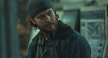 Netflix'in yeni Türk dizisi Kübra'ya eleştiri yağmuru: Çağatay Ulusoy Hasan Mezarcı oldu!