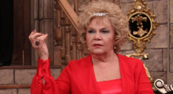 Nevra Serezli katıldığı bir programda kimsenin beklemediği itiraflarda bulundu