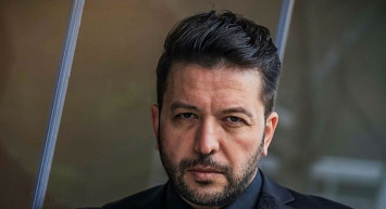 Nihat Doğan'dan sürpriz evlilik haberi! İranlı hayranıyla sessiz sedasız evlenen ünlü ismin gerçek yüzü ortaya çıktı