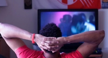 Oruçluyken cinsel içerikli film izlemek orucu bozar mı?