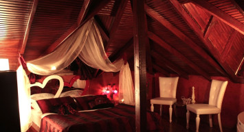 Otele çağırdığı hayat kadını eşi çıktı