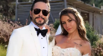 Oyuncu Ahmet Kural baba oldu! Oğlunu kucağına aldı: Bakın oğluna hangi ismi verdi...