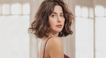 Oyuncu Nesrin Cavadzade ve Ali Koç birlikte poz verdi! O paylaşım sosyal medyayı çalkaladı!