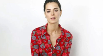 Özge Özpirinçci kendi kariyeri için oyuncu arkadaşlarını yüzüstü mü bıraktı?