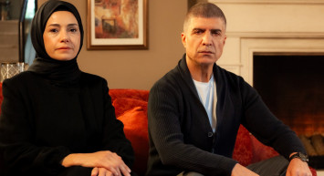 RTÜK 'ten ceza yağmıştı: Oyuncular Sendikası'ndan tartışmalı Kızıl Goncalar dizisine destek protestosu