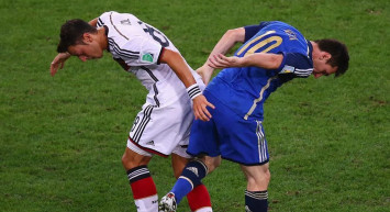 Rus Basını, Fenerbahçeli Mesut Özil'i En Değerli İlk 10 Listesine Soktu!