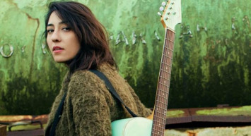 Sahnedeki tuhaf tavırları ile dikkat çeken şarkıcı Kalben, uyuşturucu operasyonunda gözaltına alındı