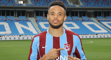 Şampiyon Trabzonspor eski oyuncusu Theo Bongonda ile transfer görüşmeleri yapıyor!