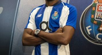 Şampiyon Trabzonspor stoper transferinde Chancel Mbemba ile ilgileniyor!