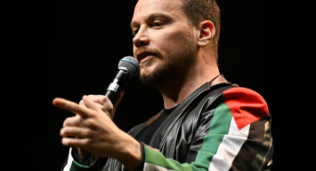 Sanat camiası Gazze için tek yürek: Destek konserine akın ettiler... Dört kitapta da bu zulümdür!