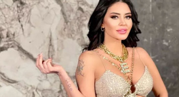 Şarkıcı Ebru Polat bu sefer öyle bir itirafla gündeme geldi ki yer yerinden salladı! "Eski sevgilimle bir AVM'nin bebek emzirme odasında birlikte oldum..." Ne insanlar var ya