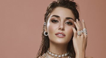 Şehit haberleri evlere ateş gibi düşerken Hande Erçel'in Noel pozları tepki çekti!