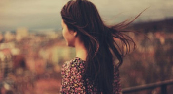 Seks partisi başına bela oldu! 3 kişiyle baş edemeyen kadın 8. kattan düştü