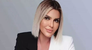 Selin Ciğerci’den delirtecek pozlar! Çırılçıplak kamera karşısına geçince takipçilerinin gözü gönlü açıldı