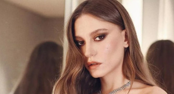 Serenay Sarıkaya ortalığı yaktı geçti! Sevgilisinin gözü önünde yaptığı kalça dansı ağızları açık bıraktı