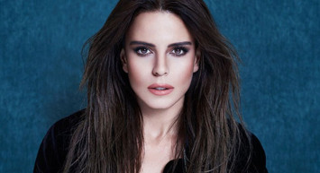 Simge Sağın yine çok iddialı: Gülşen'in giydiği sütyeni giyip sahneye çıktı!