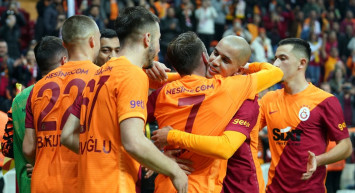 Sofiane Feghouli Galatasaray'da Kalmak İstiyor!