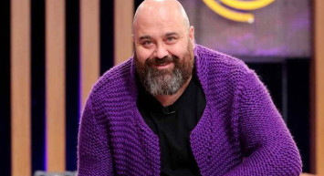 Somer Şef ünlü oyuncuyla sarmaş dolaş görüntülendi! Eşini genç aşkı için terk etmişti...