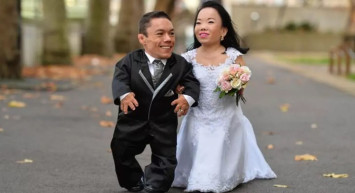 Sosyal medya onları konuşuyor... Kendileri küçük, aşkları çok büyük! İşte dünyanın en küçük çifti