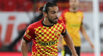 Süper Lig'den düşen Göztepe'nin futbolcularından Halil Akbunar, Fenerbahçe'ye transfer olmak üzere!