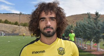 Süper Lig'den düşen Yeni Malatyaspor'un futbolcusu Sadık Çiftpınar'ın transferi için Teknik Direktör Volkan Demirel'in takımı Fatih Karagümrük devreye girdi!