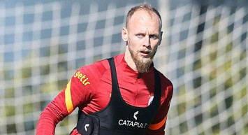 Süper Lig'e yükselme başarısı gösteren Ümraniyespor, transferde gözüne Galatasaraylı Semih Kaya'yı kestirdi!