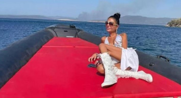 Süreyya Yalçın'dan Tepki Çeken Pozlar! Yangına Karşı Poz Verdi