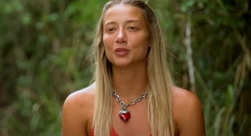 Survivor birleşme partisinde kıyamet kopacak: Aleyna Yunan şarkıcının el hareketinden rahatsız olunca...