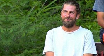 Survivor Mert’in sevgilisi Makbule Şakalakoğlu iç çamaşırlı pozuyla sosyal medyayı salladı