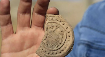 Tesadüfen gezen çoban Fırat Nehri kıyısında bulduğu kalıntıların 1800 yıllık eser olduğu ortaya çıktı!