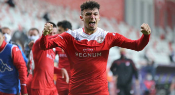 Trabzonspor, Antalyasporlu Gökdeniz Bayrakdar'ı Transfer Etmek İstiyor!