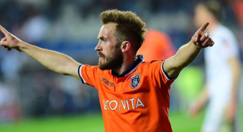 Trabzonspor Medipol Başakşehir'den Edin Visca Transferini Bitirdi!