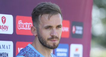 Trabzonspor'da Edin Visca yeni sezonda şampiyonluk istediklerini ve çok iyi transferler yaptıklarını söyledi