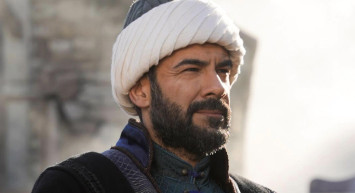 TRT'nin sevilen dizisinin setinde korkutan yangın: Resmen küle döndü!