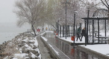 Türkiye kara teslim oldu: Birçok şehir beyaza büründü