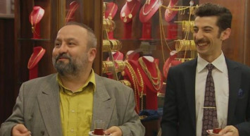 Türkiye'yi terk ederek ABD'ye yerleşen eski oyuncu Erdem Baş oradaki yaşamını anlattı