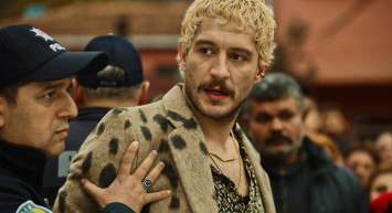 Üç Kuruş'un Çekimleri Durduruldu: Dizinin Başrolü Uraz Kaygılaroğlu'ndan Hayranlarını Üzecek Kötü Haber Geldi!